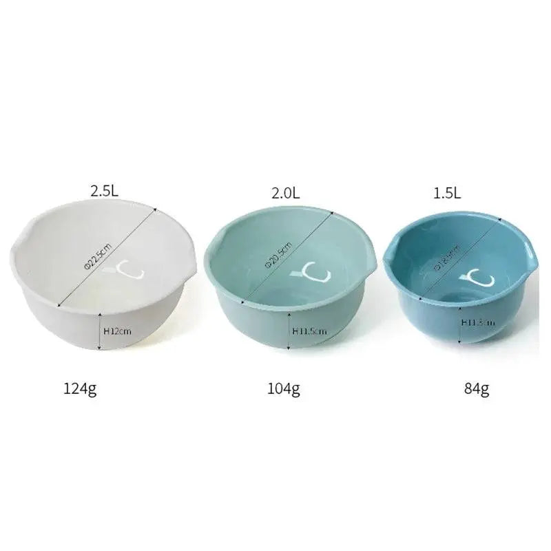 Size comparison of Multipurpose Plastic Mixing Bowl Set, showing 2.5L, 2.0L, and 1.5L capacities with lightweight design.